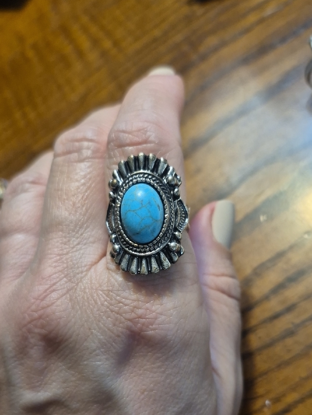 Southwest Style Vintage Silver-tone Ring w/ Oval Turquoise Stone